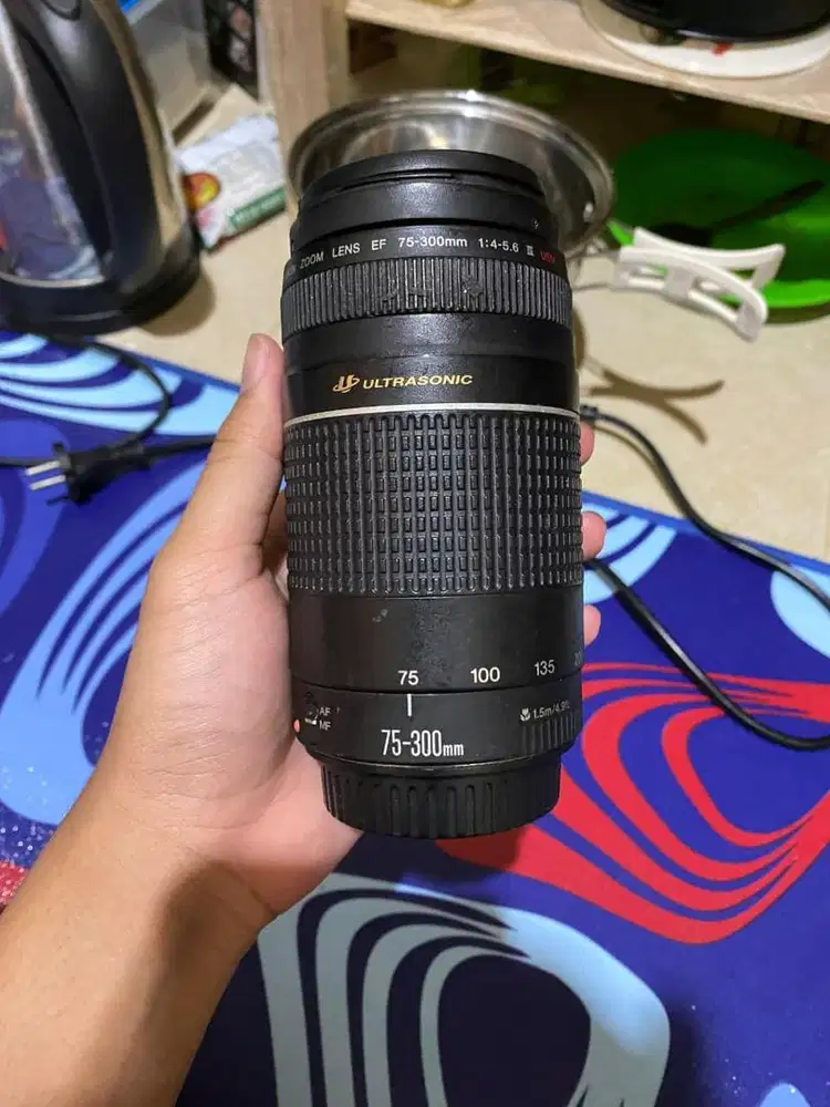 LENSA TELE CANON ULTRASONIC 75-300mm