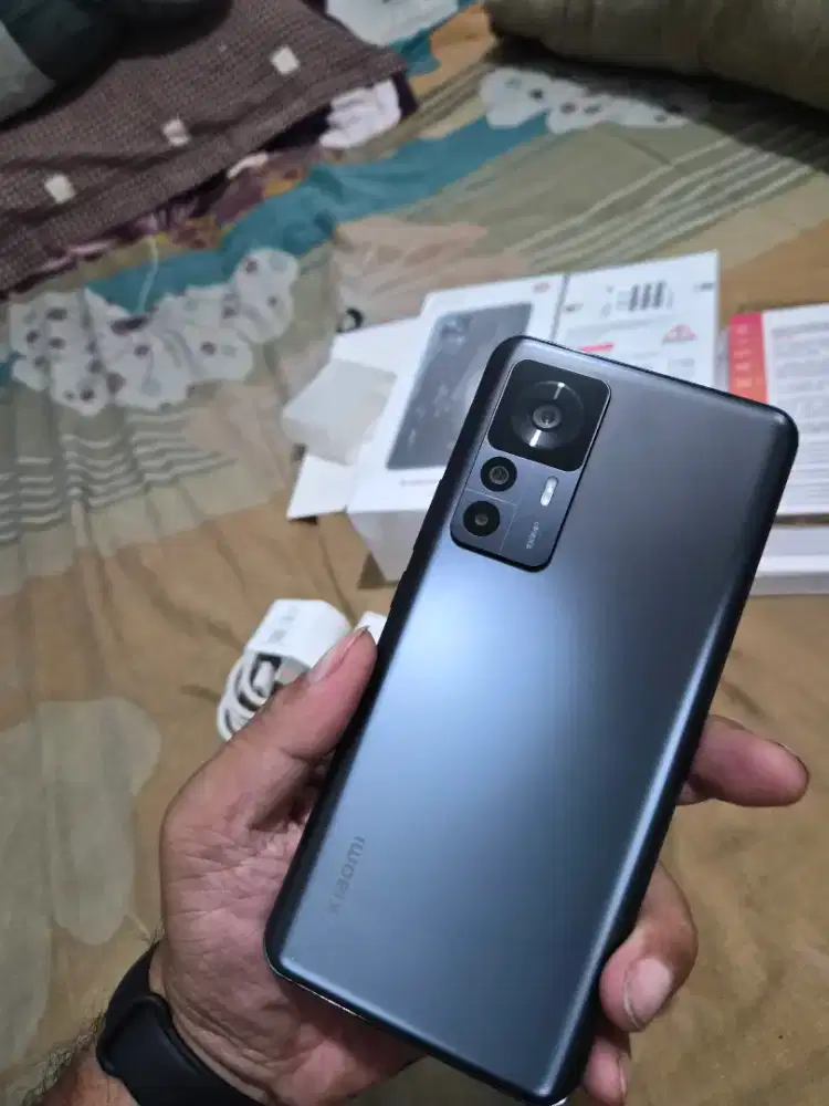 Xiaomi 12t 5G. 8/256. Minus