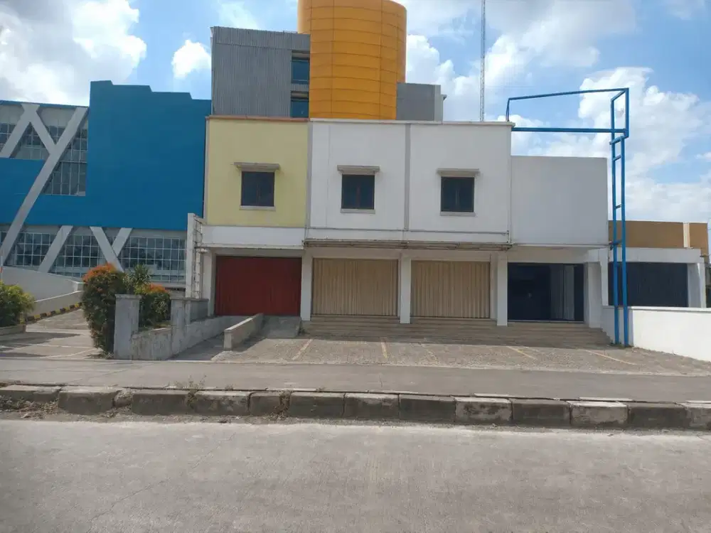 Disewakan 3 Ruko Gandeng Pinggir Jalan Besar – Dekat Tol & LRT Bekasi Timur