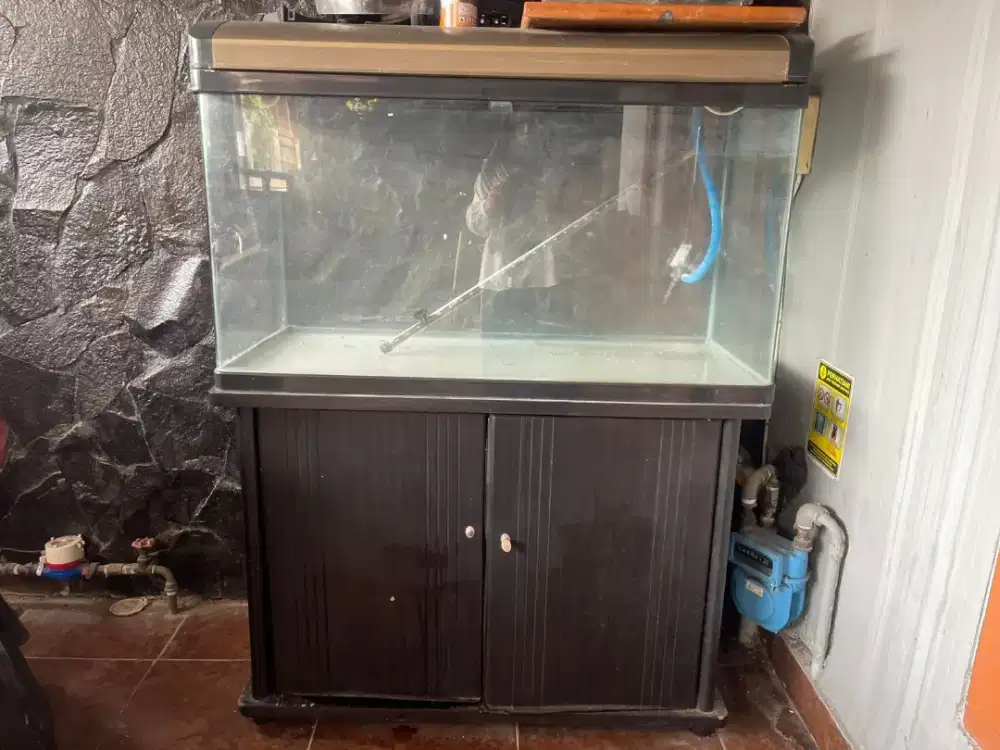 Aquarium Fishland + Kabinet 1M (Set Lengkap)