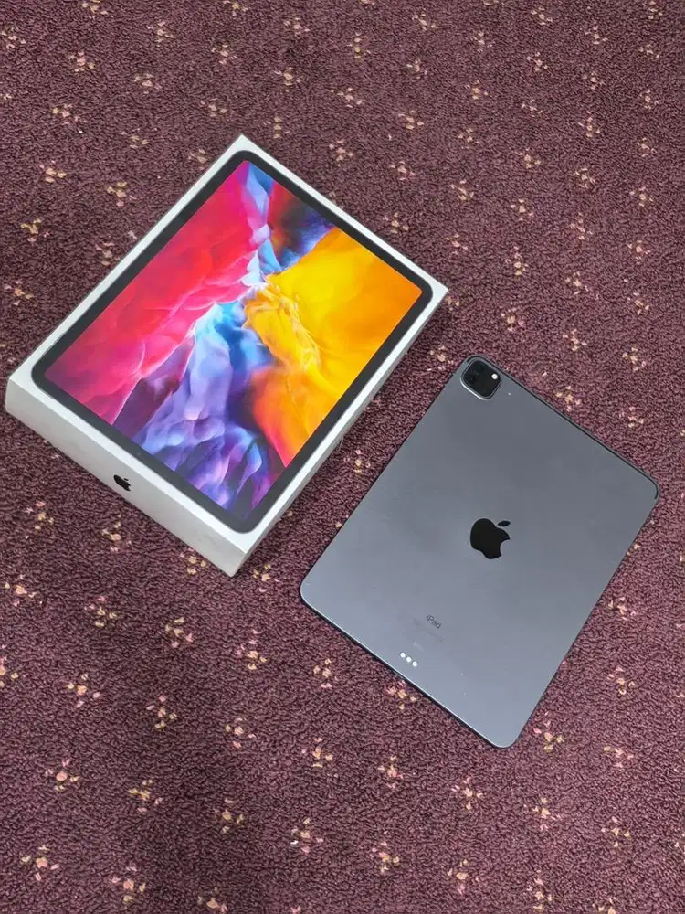 Ipad pro 11 inch 2020 128GB ibox wifi unit & dosbook