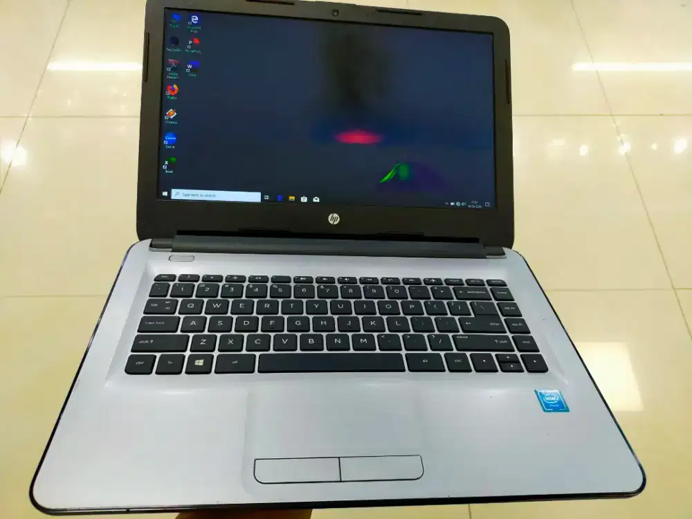 Dijual laptop Hp 4-am514tu Intel n3060 ram 4GB HDD 500GB siap pakai