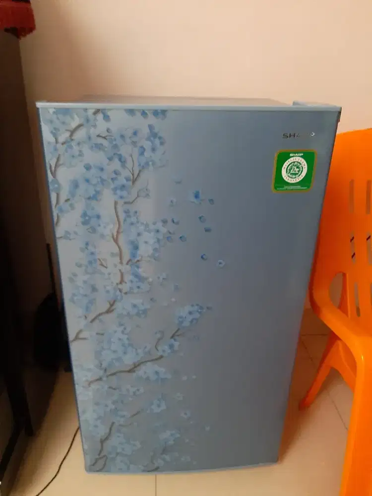 Kulkas sh4rp sakura biru