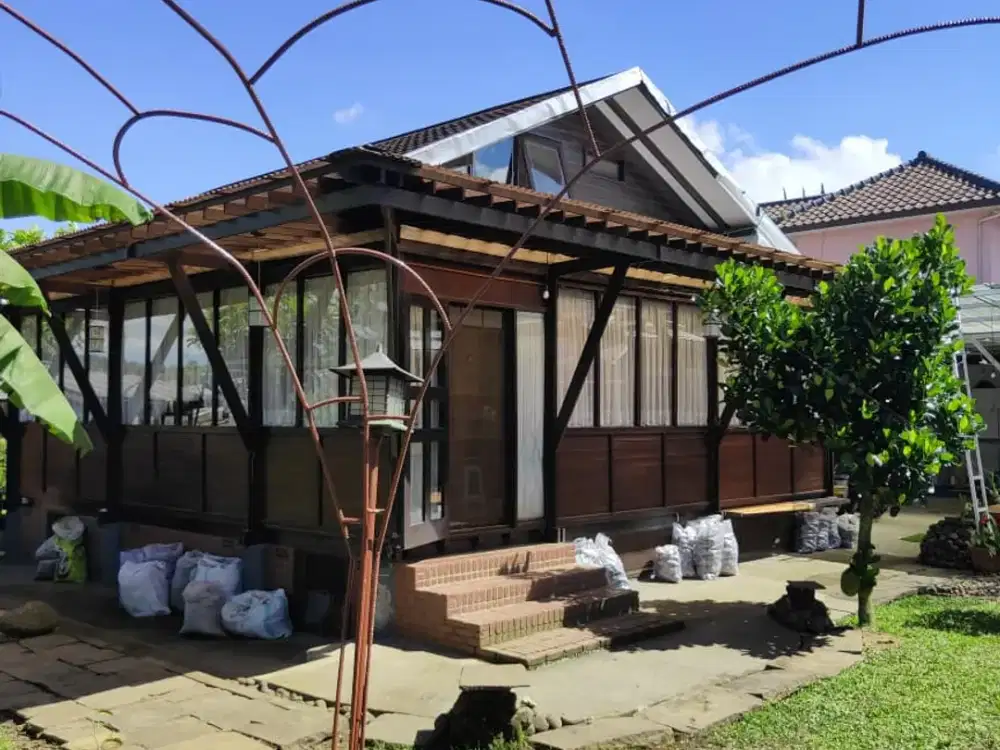 Rumah Antik, harga menarik Di GRAHA PUSPA Cihideung Bandung