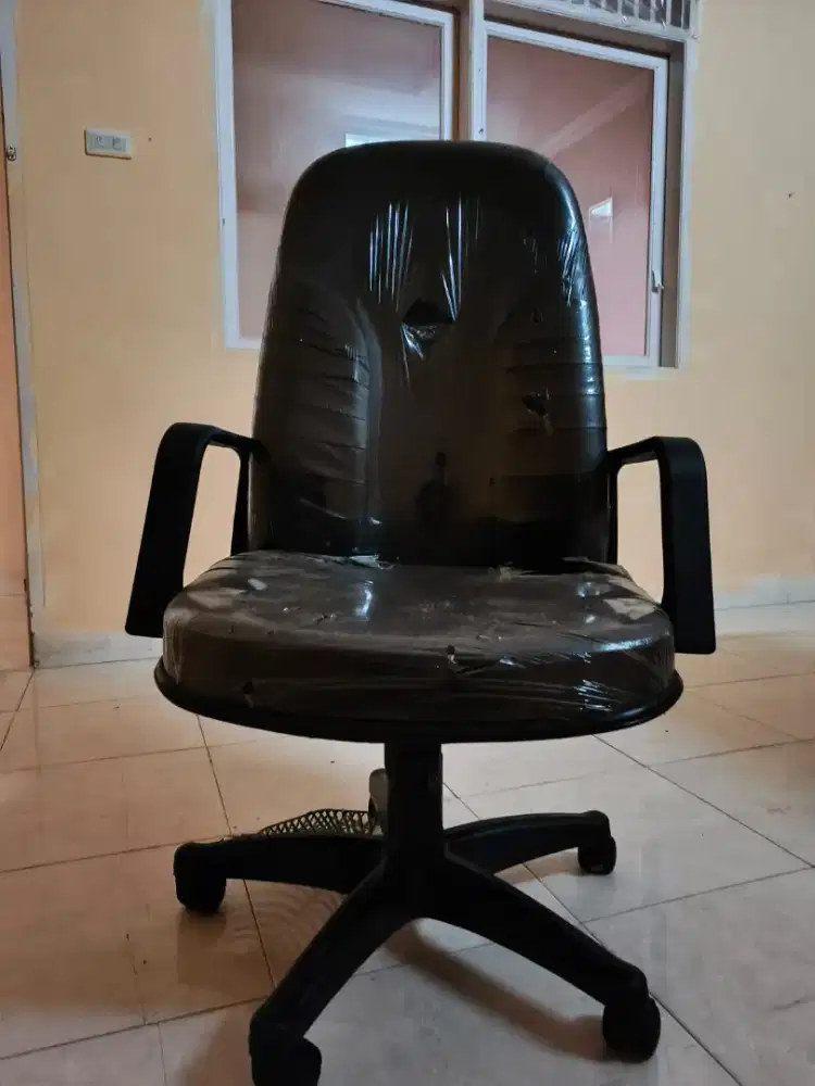 Kursi kerja / kursi kantot