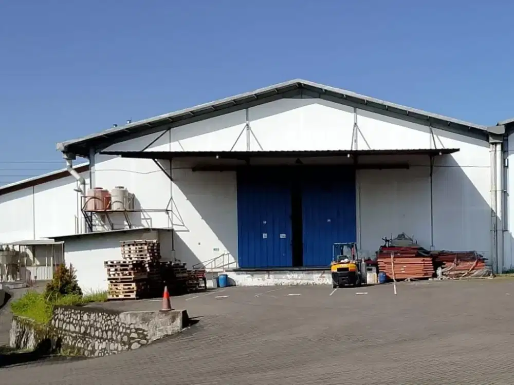 Di sewakan gudang ada loading dock di gunung putri dekat tol