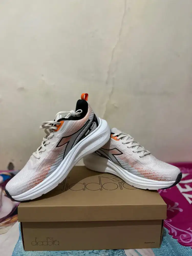 Sepatu diadora new size 44