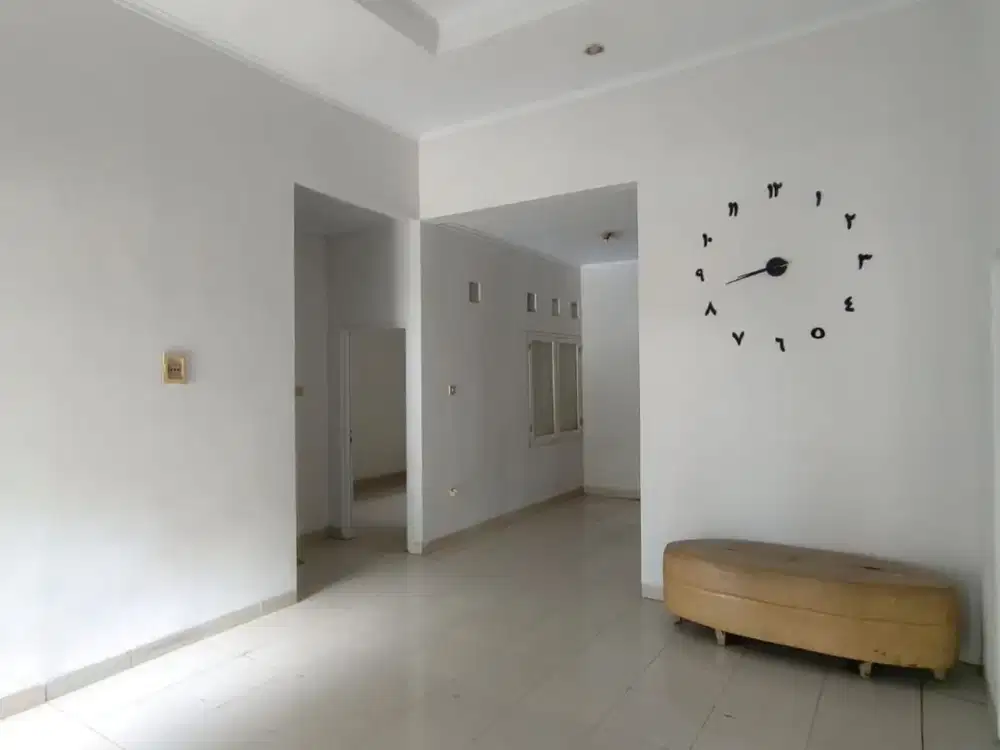 Dijual Rumah Strategis Dekat Akses Stasiun Sudimara di Ciputat Tangsel Lr-4909