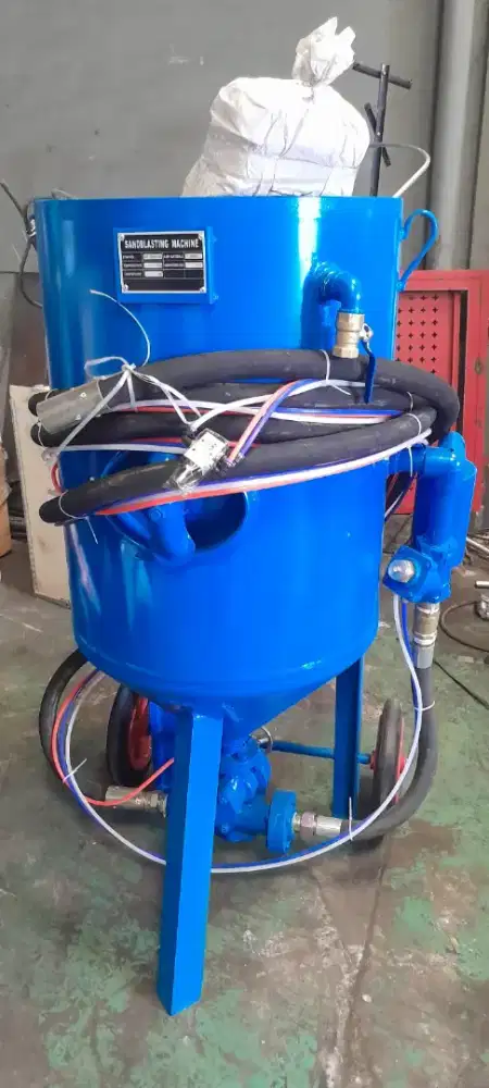 Hectmac Sand Blasting Machine