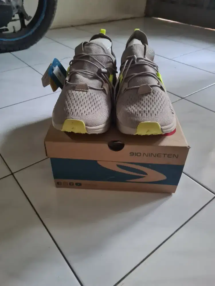 Sepatu Lari | 910 Nineten FUJI RCV