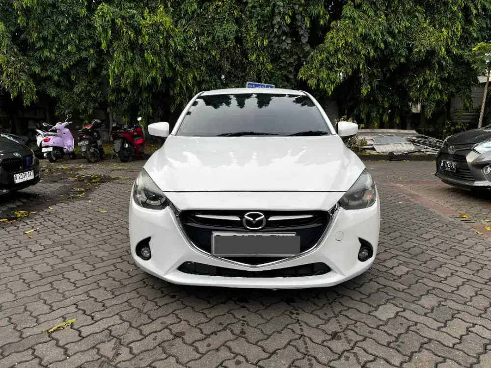 DP 5JT MAZDA 2 R HB AT 2016 WHITE EDITION
