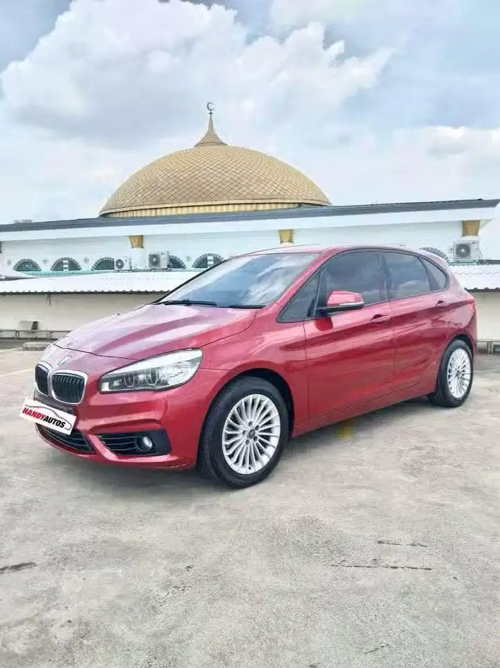BMW 218i Tahun 2015 Automatic Merah Metalik