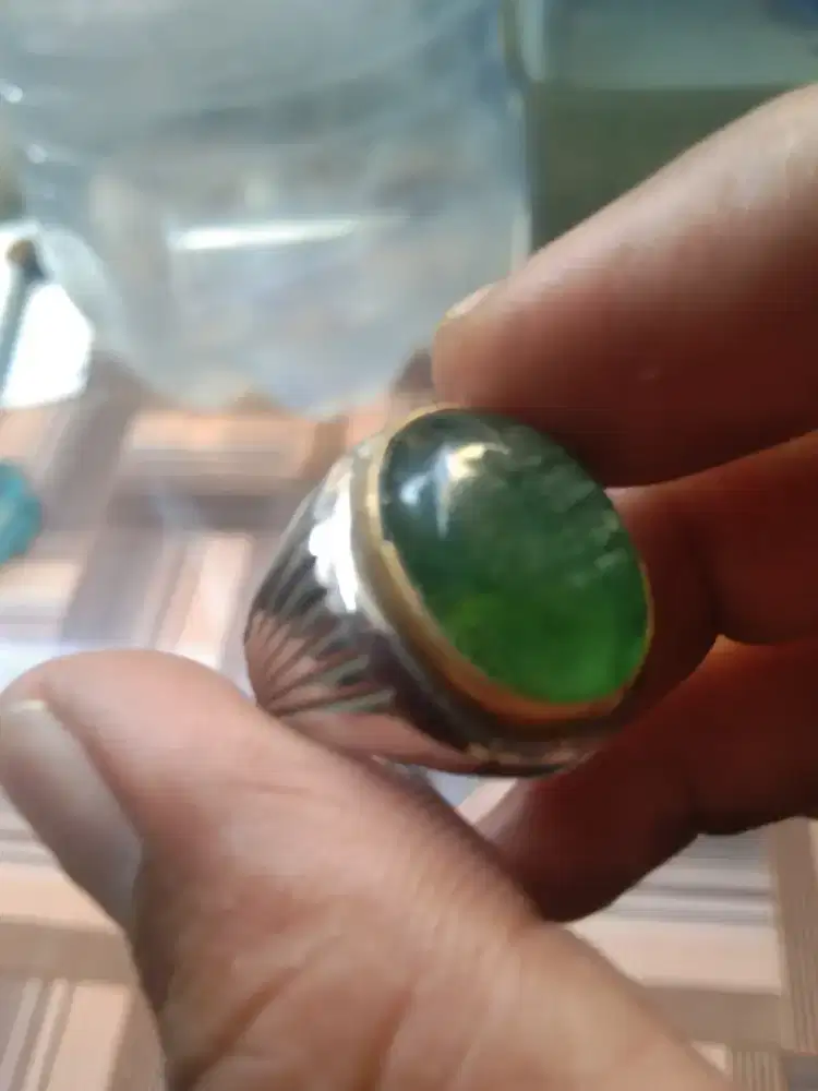 Cincin batu jambrut