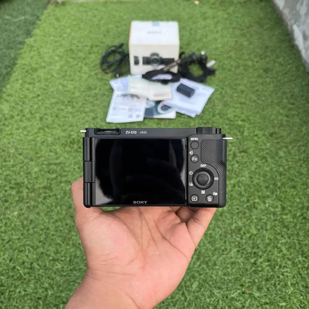 Mirrorless Sony ZV-E10 Lensa Kit Fullset Dus Box