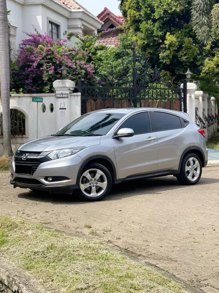 TDP 10 jt! Honda HR-V E 1.5 Matic 2017