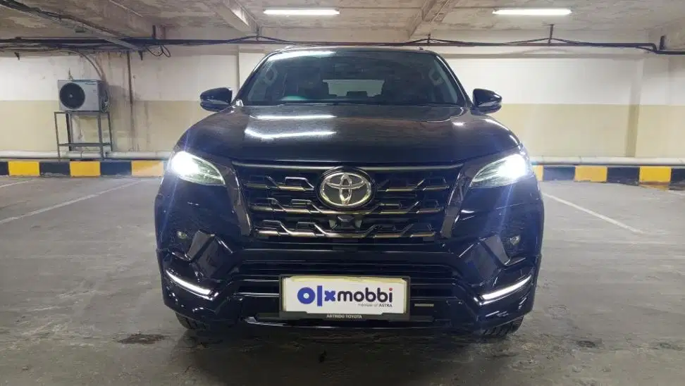 DP MURAH Toyota Fortuner 2.8 4x2 GR Sport DSL Solar-AT 2022  CUJBB