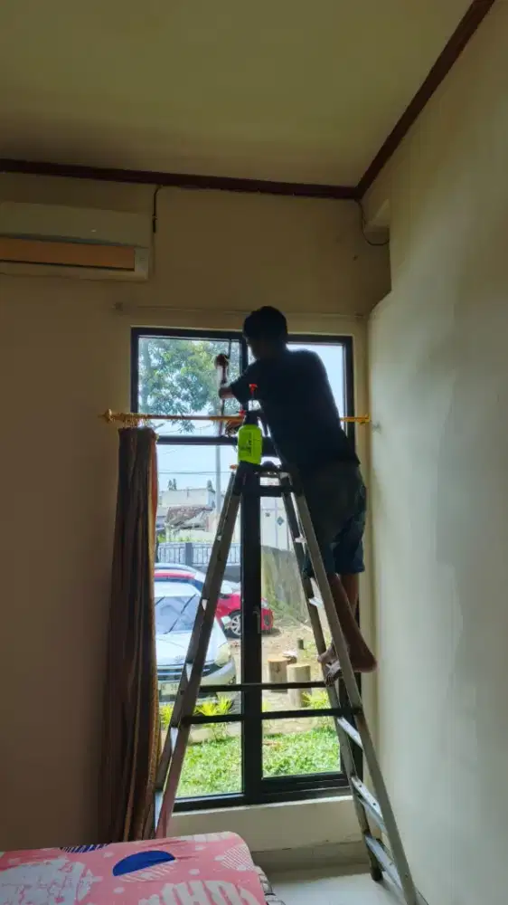 Kaca film peredam panas & silau matahari ut ruangan kantor & perumahan