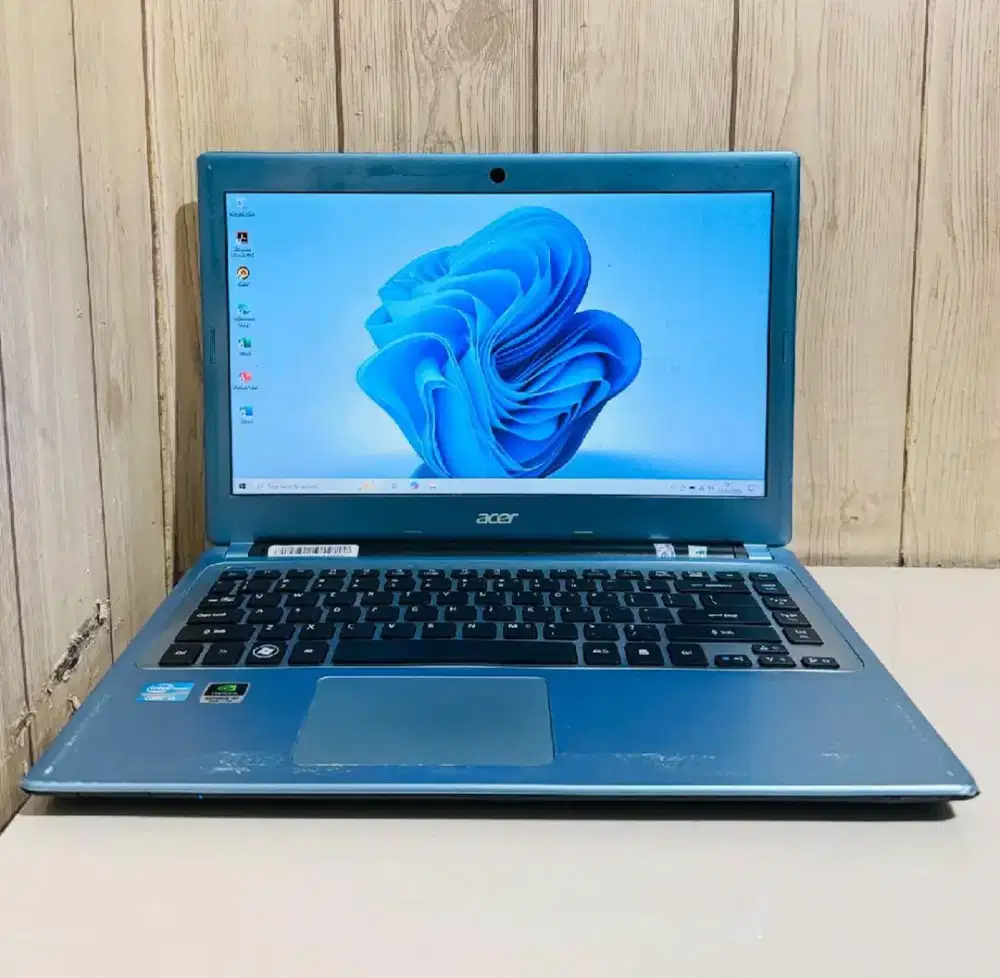 Laptop Acer V5 471 Core i3 SSD dual VGA Nvidia slim med gaming