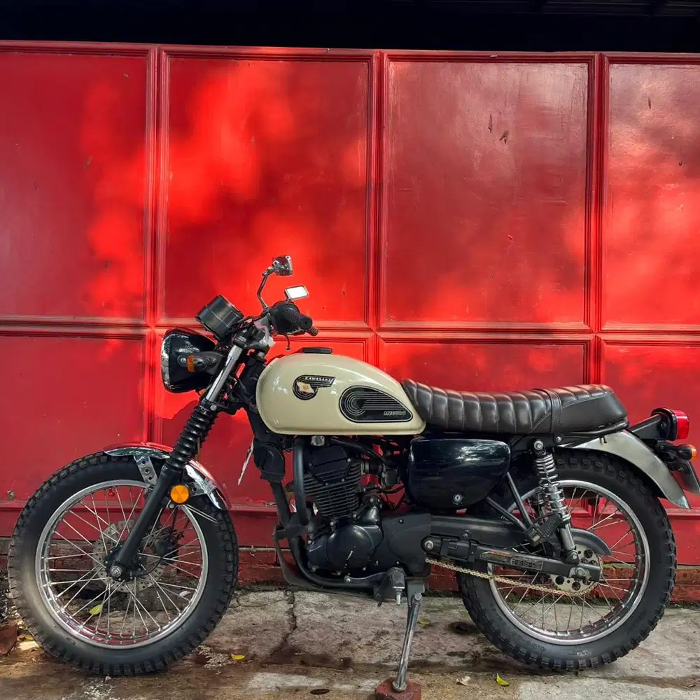 Kawasaki W175 Custom British Meguro