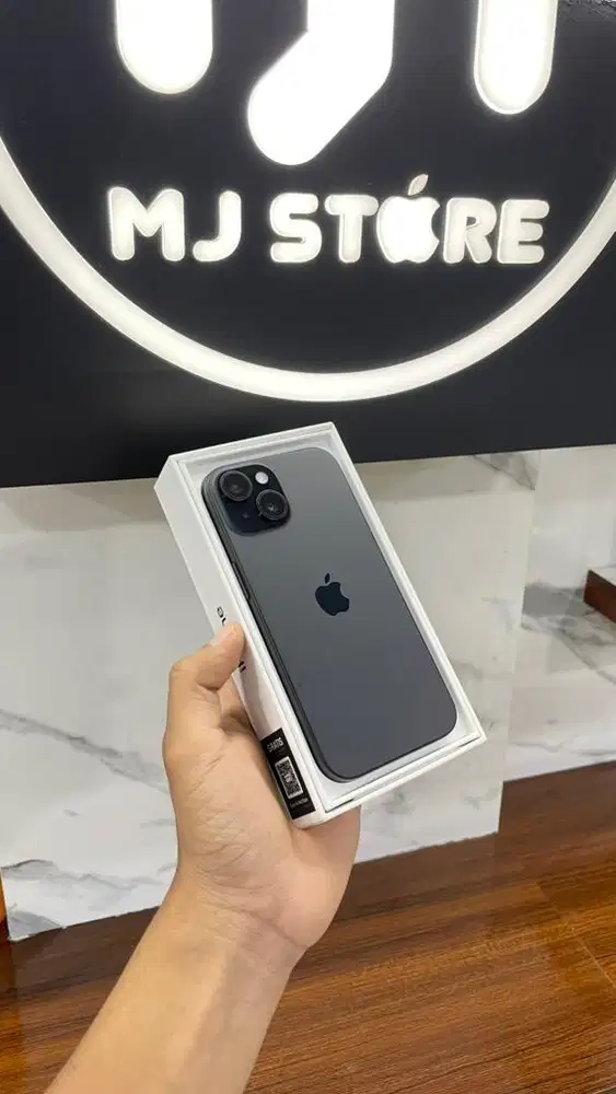 iPhone 15 128 gb ex iBox bh 100% garansi aktif sampai November 2026