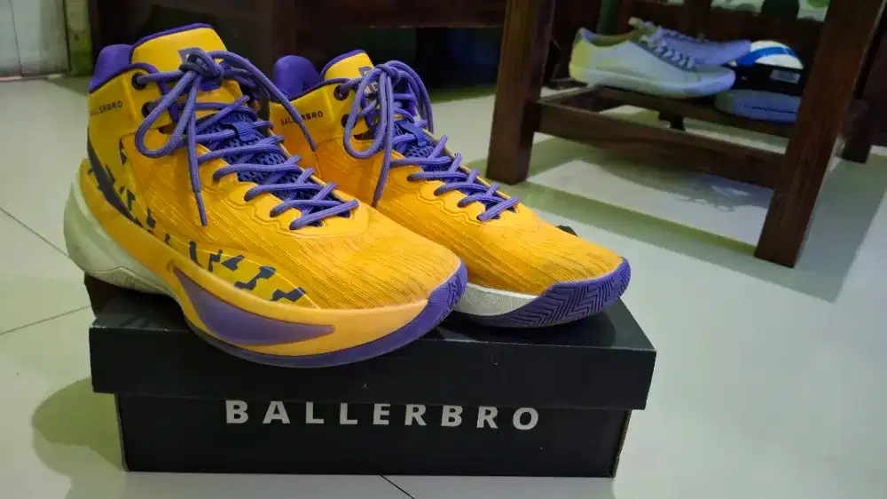 SEPATU BASKET BALERBRO SIZE 39