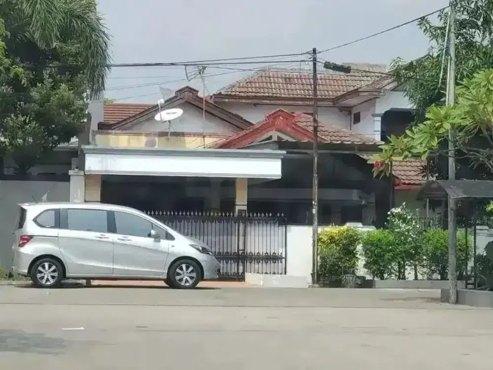 HOT LISTING! DIJUALLL Rumah Besar 2 Lantai – Tanah Luas Bisa Dikembangin‼️
