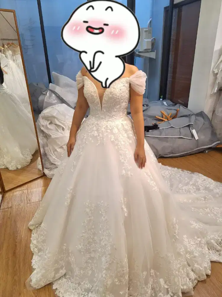 Wedding Gown ballgown looks new