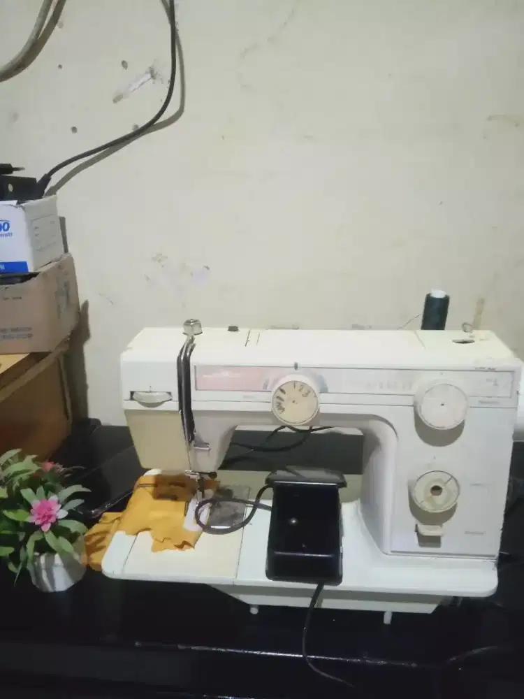 Mesin lubang kancing vortibel