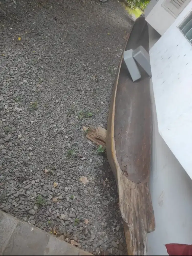 Perahu jukung/lesung antik 8 meter dari 1 batang pohon.