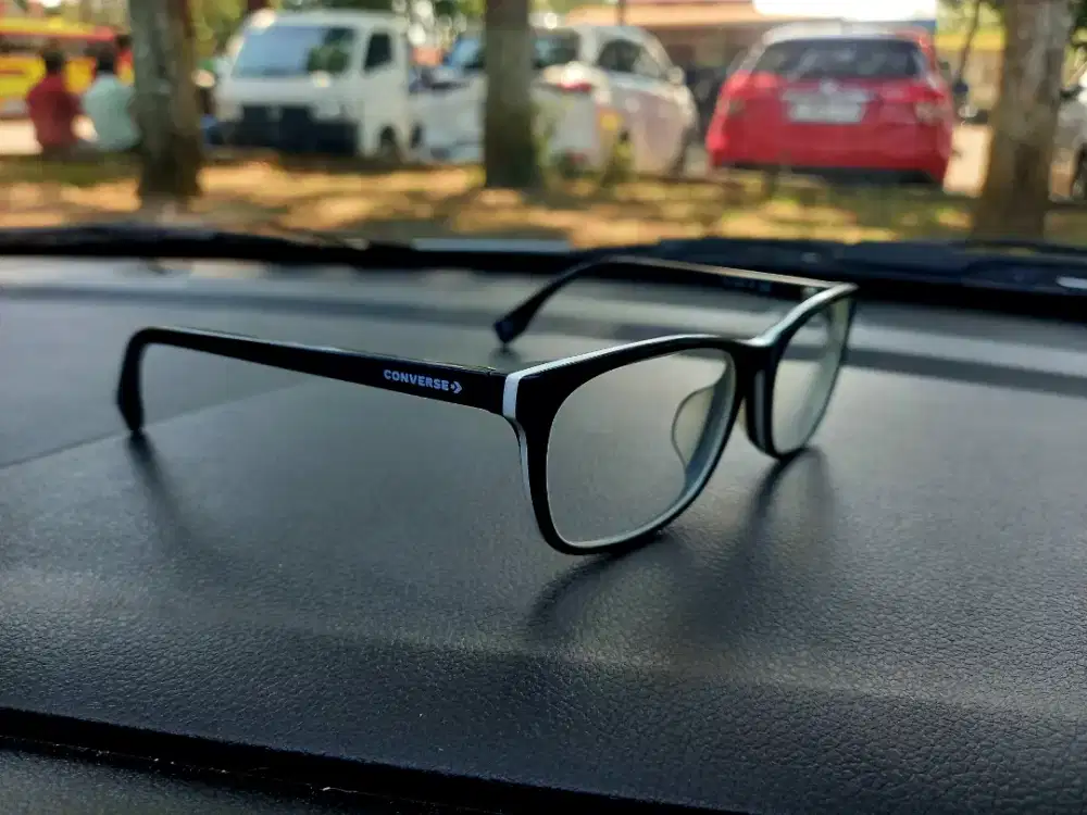 Kacamata converse original