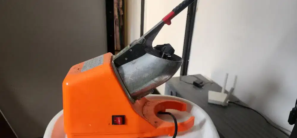 Ice crusher penghancur batu es