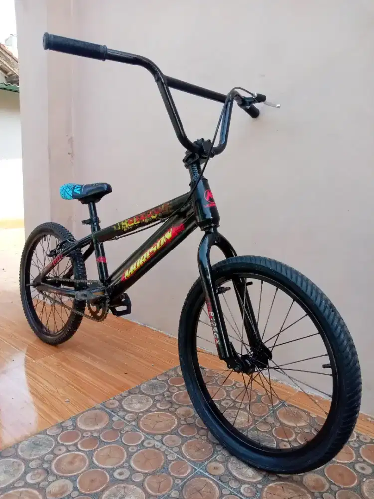 Sepeda BMX Ukuran 20.