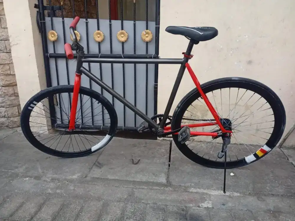Dijual sepeda fixie torpedo frame clasik second seperti baru