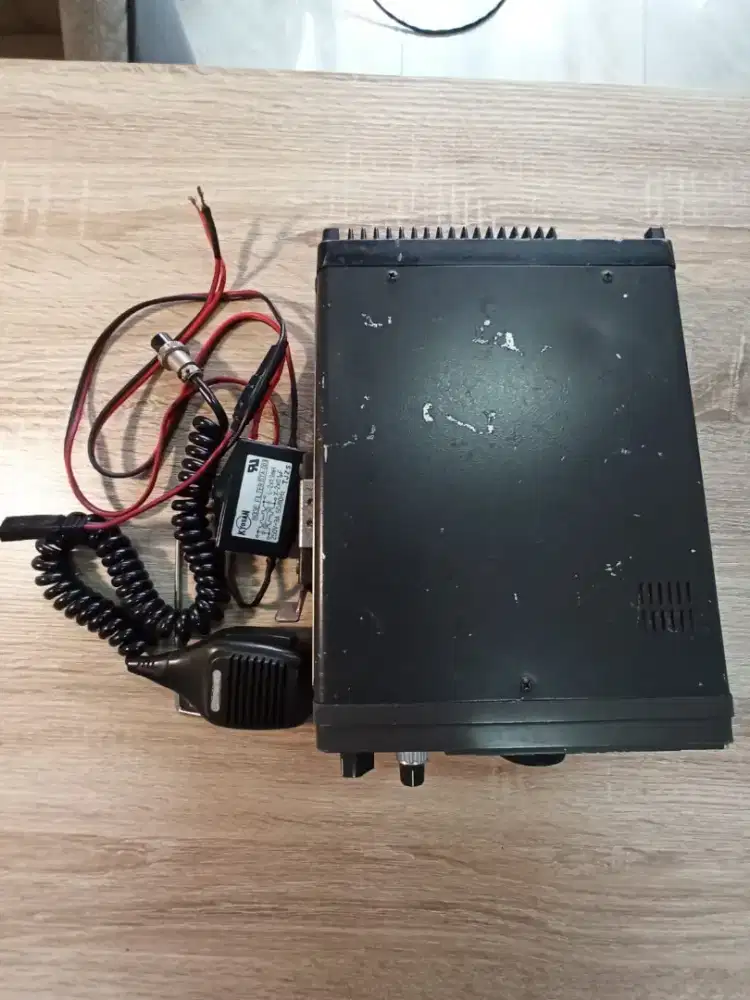 Radio Komunikasi Vintage Trio TR-9000G