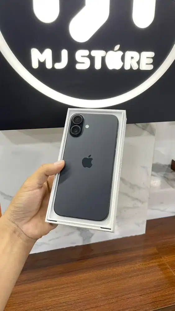iPhone 16 Plus 256 gb ex iBox bh 100% garansi aktif sampai Juli 2026