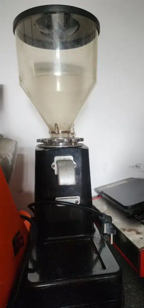 Alat penghancur kopi