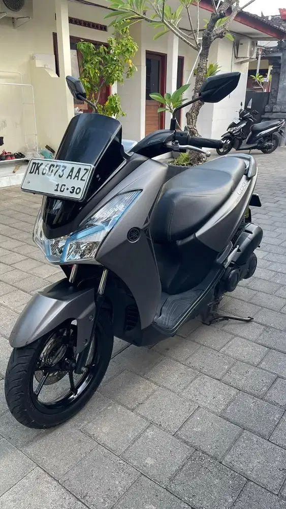 Motor Lexi Abu-Abu 2018