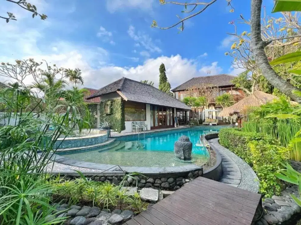 LEASEHOLD | 5-BEDROOM VILLA IN PRIME SEMINYAK