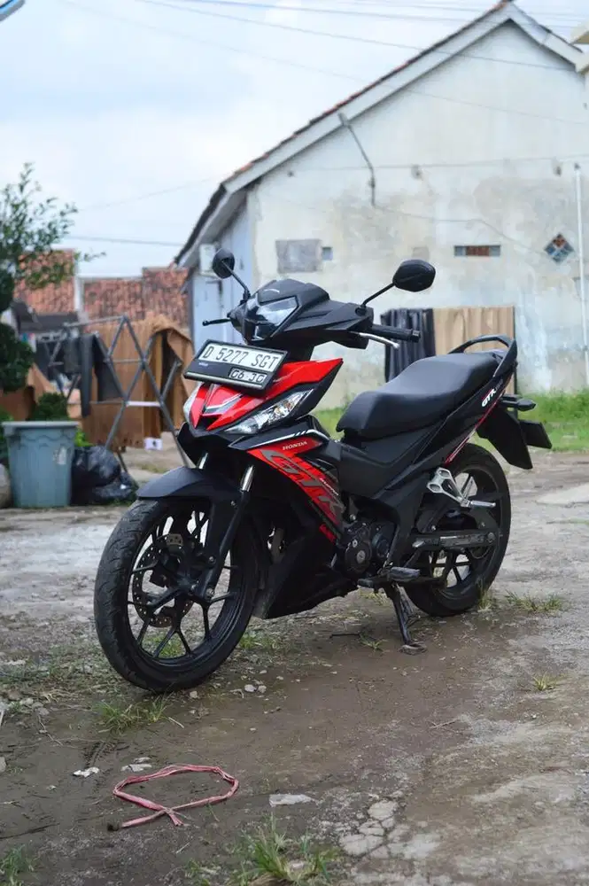 Honda Supra GTR 150 low KM ANTIK