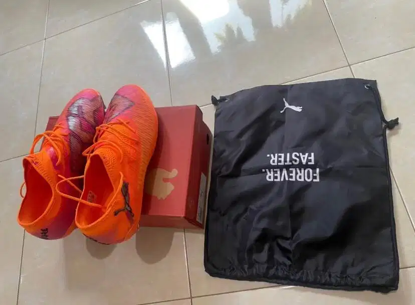 Sepatu Bola Puma