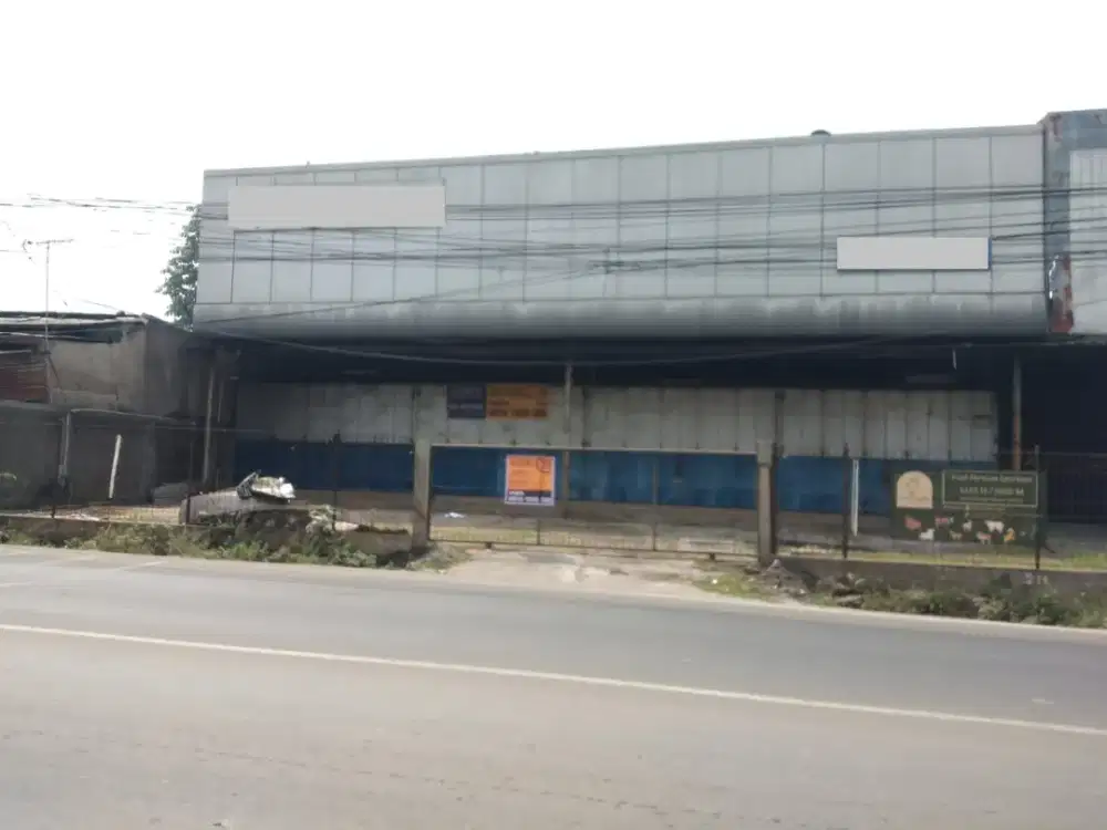 Gedung Di Jalan Utama Jatiasih, Kota Bekasi
