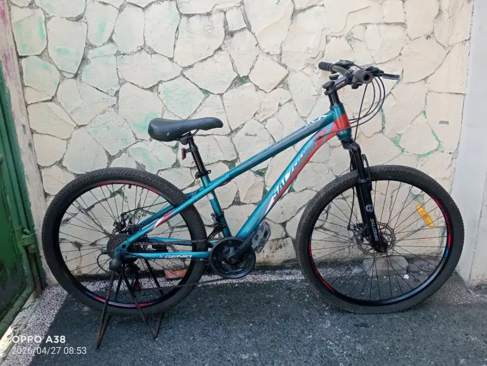 Jual butuh sepeda MTB Genio UK 26 gigi 3x8 speed minus ban depan bocor
