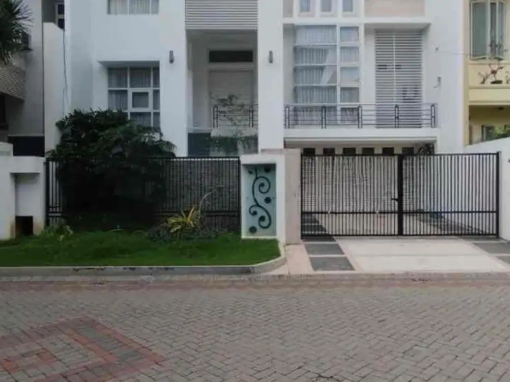 RUMAH ARAYA TAHAP 1 / GALAXY KLAMPIS ASRI UTARA BAGUS TERAWAT DEKAT KERTAJAYA, DHARMAHUSADA, MANYAR