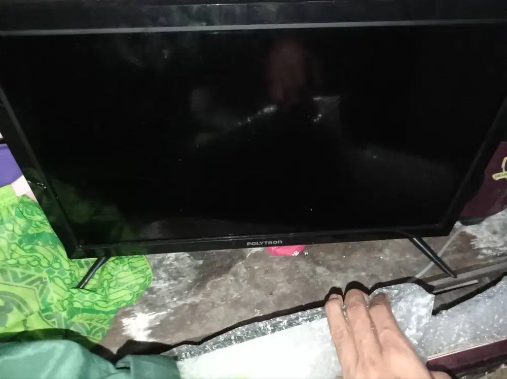 Tv Polytron 24inch tv digital dan blm smart, tv tanpa stb