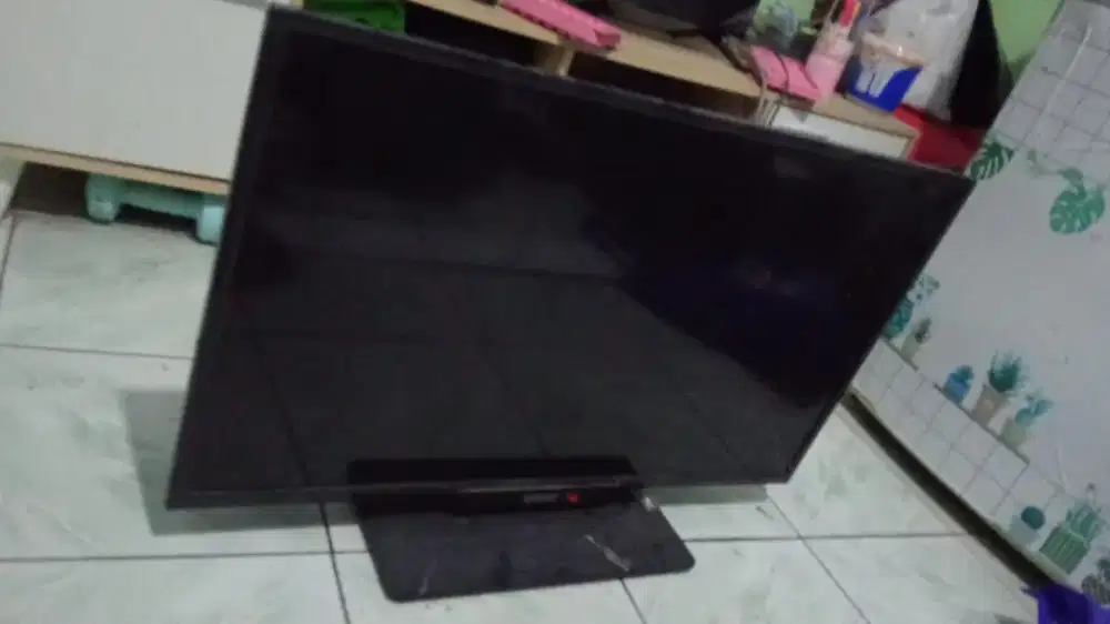 Jual tv led philips bekas, mesin idup tapi layar mati, gratis stb
