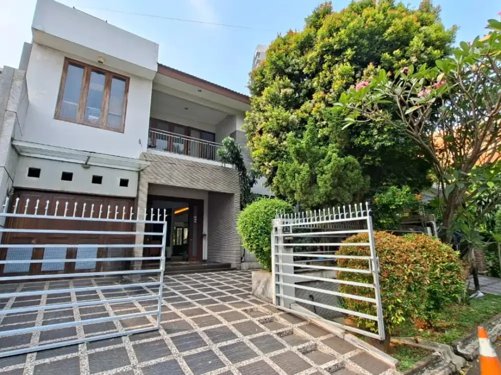 Rumah Mewah Pondok Indah Full Furnished Tanah Ngantong - Harga Mendekati NJOP!