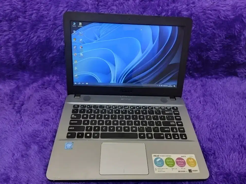 Laptop Asus masih mulus bgt