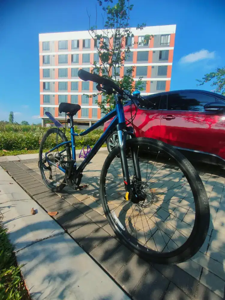 Sepeda btwin riverside 500 hybrid