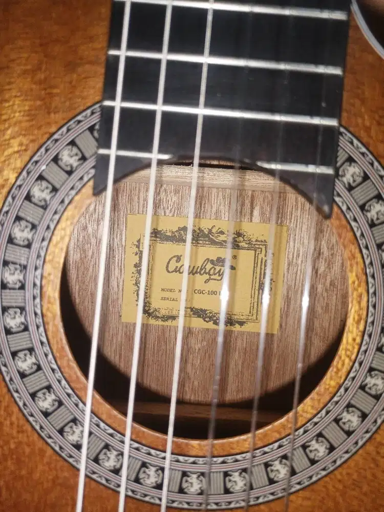 JUAL CEPAT: Gitar Klasik Cowboy CGC-100 NS Original - Kondisi 99% Mulu