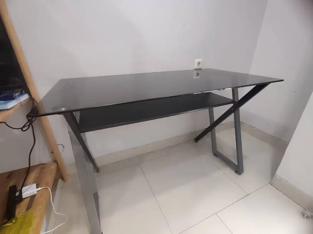 Meja Informa Premium – tampil elegan, kerja makin nyaman